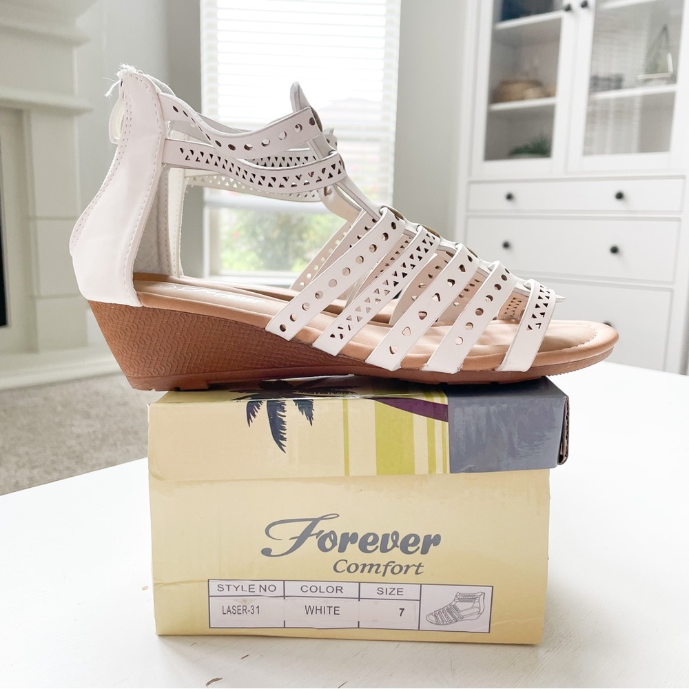 Forever Comfort White Wedge Strappy Sandal Laser-31 B6 - Picture 8 of 8